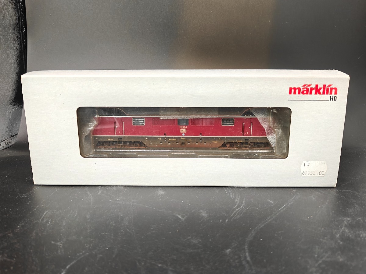 Märklin 37820 BR 221 med DB logo