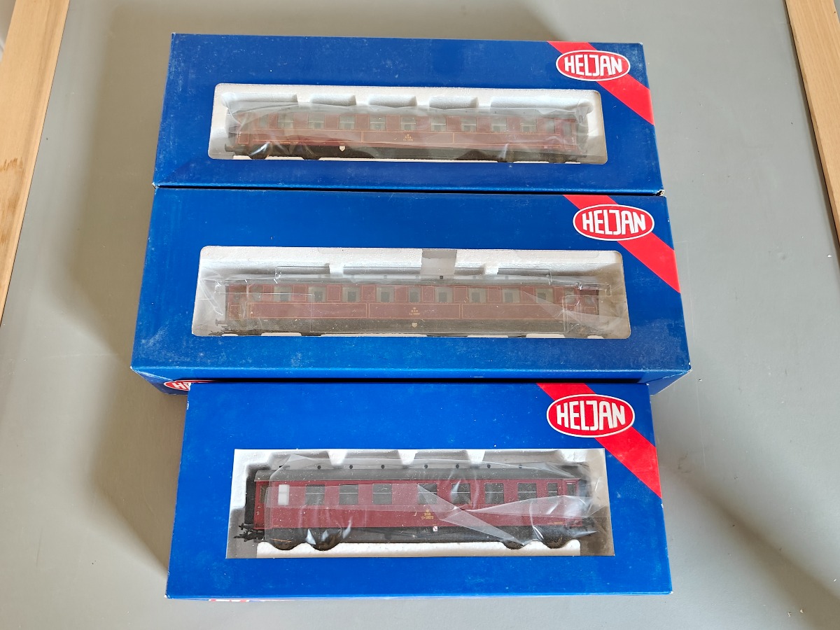 Heljan DSB passagervogne 5027, 5205, 5252