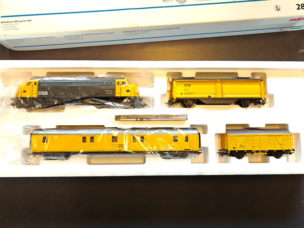 Märklin 28461 DSB tjenestetog med 3 vogne. 