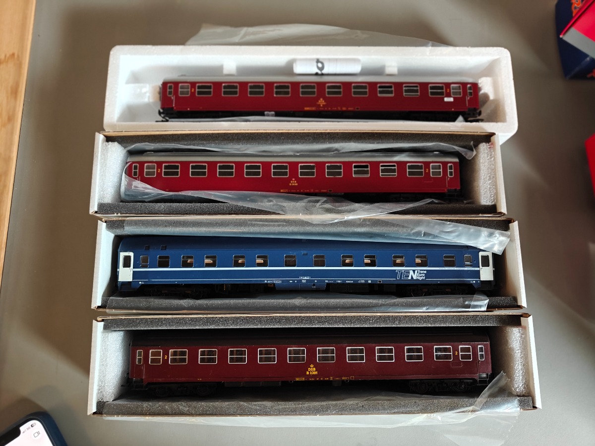 4 Roco passagervogne 