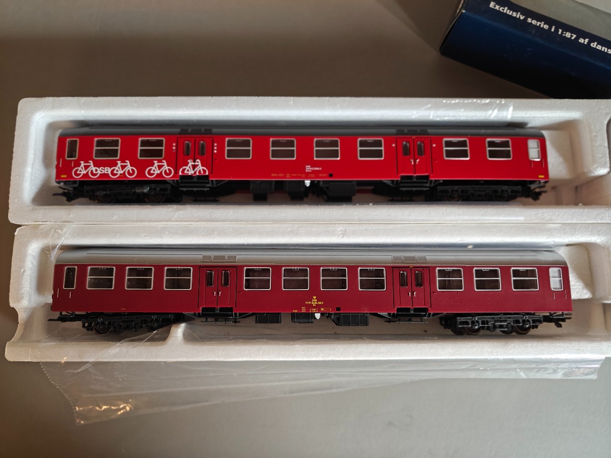2 Togmodelle.dk vogne med DSB logo 14510 og 14528