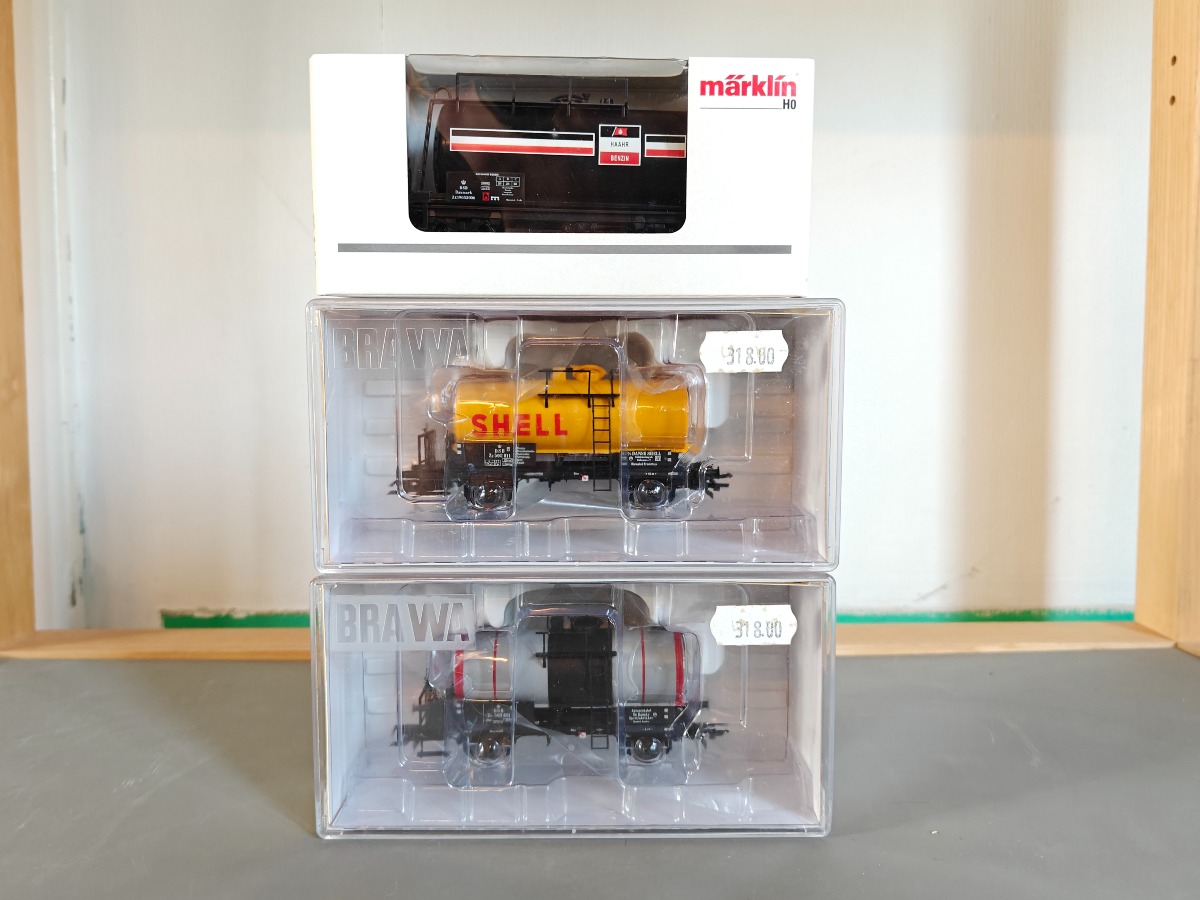 Märklin og Brawa. 3 tankvogne Haahr, Shell og DDS  