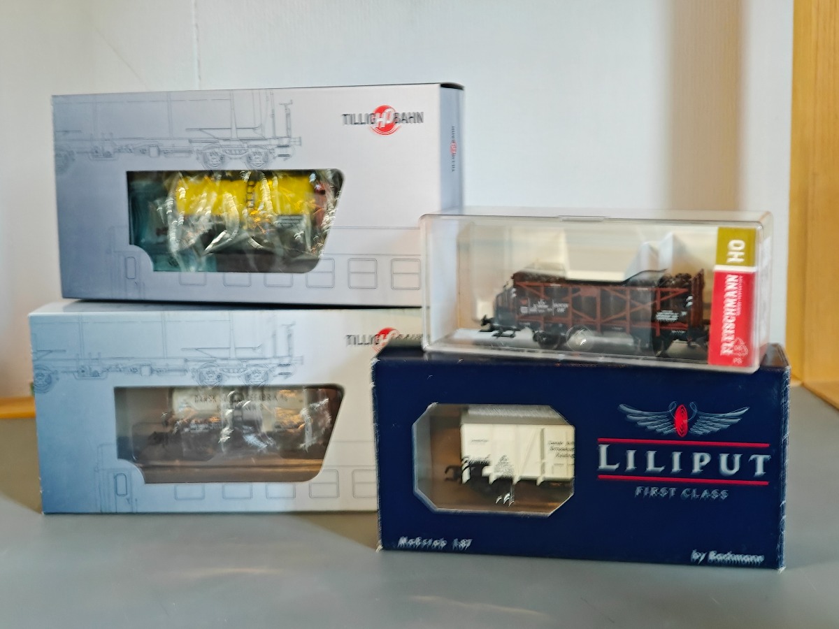 Tillig, Liliput og Fleischmann. 4 danske godsvogne.  
