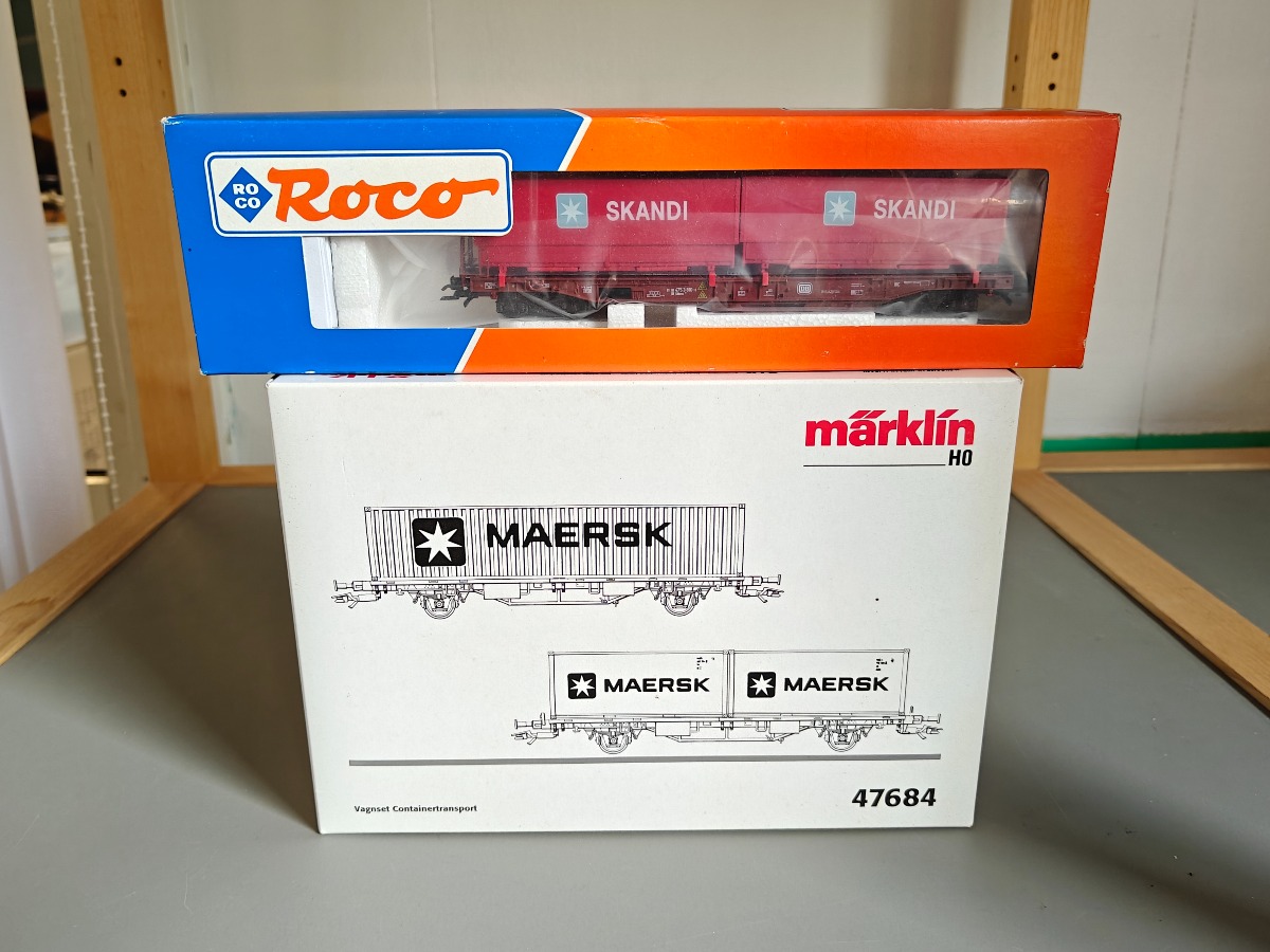 Märklin og Roco. Mærsk og Skandi logo
