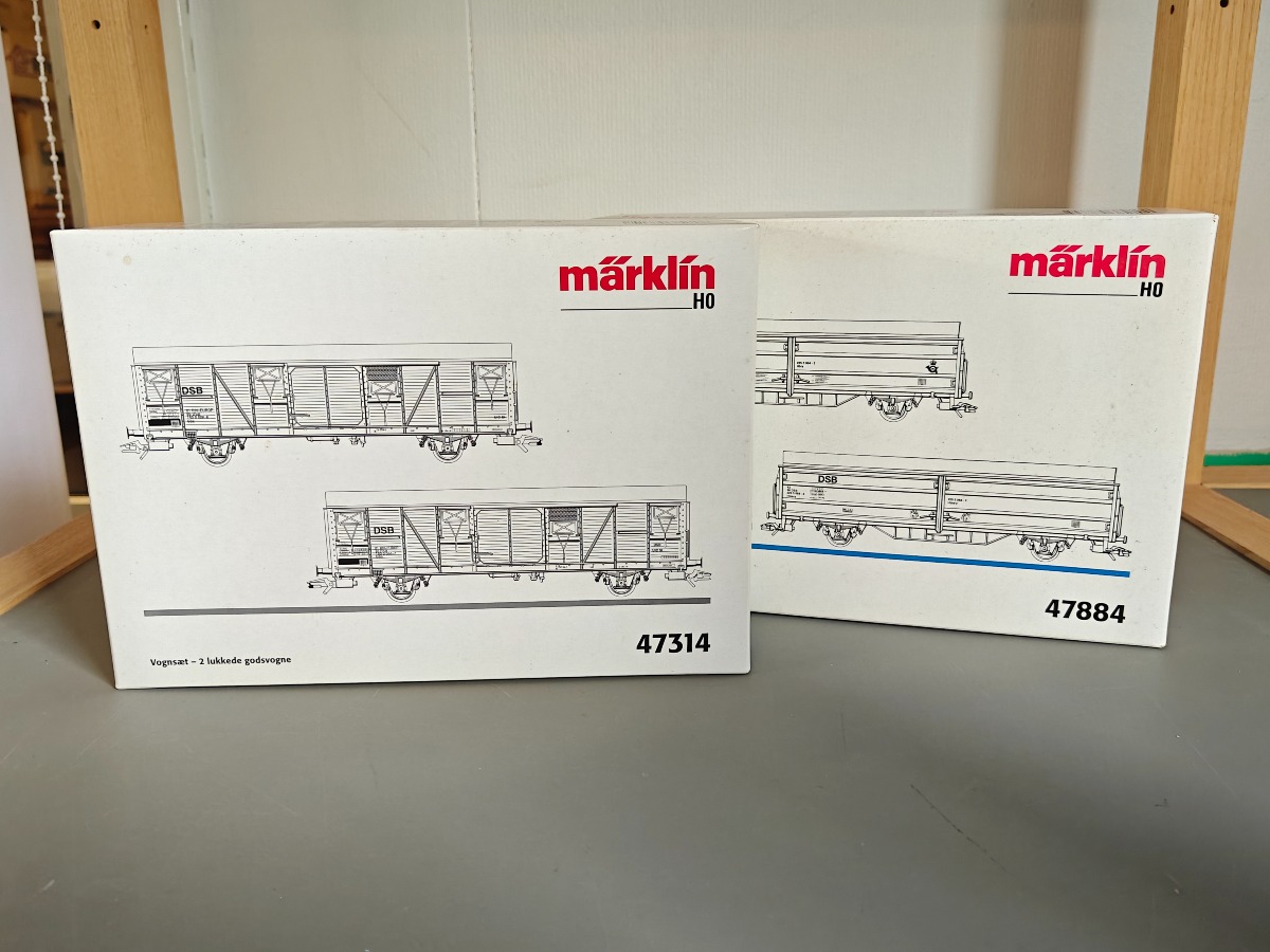 Märklin 47314 og 47884 2 x 2 DSB godsvogne. 
