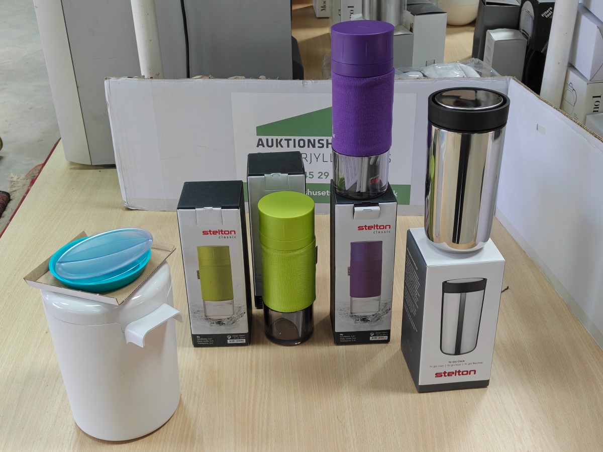 Køle Box til vitaminpiller 4 stelton termodrikkedunke. 