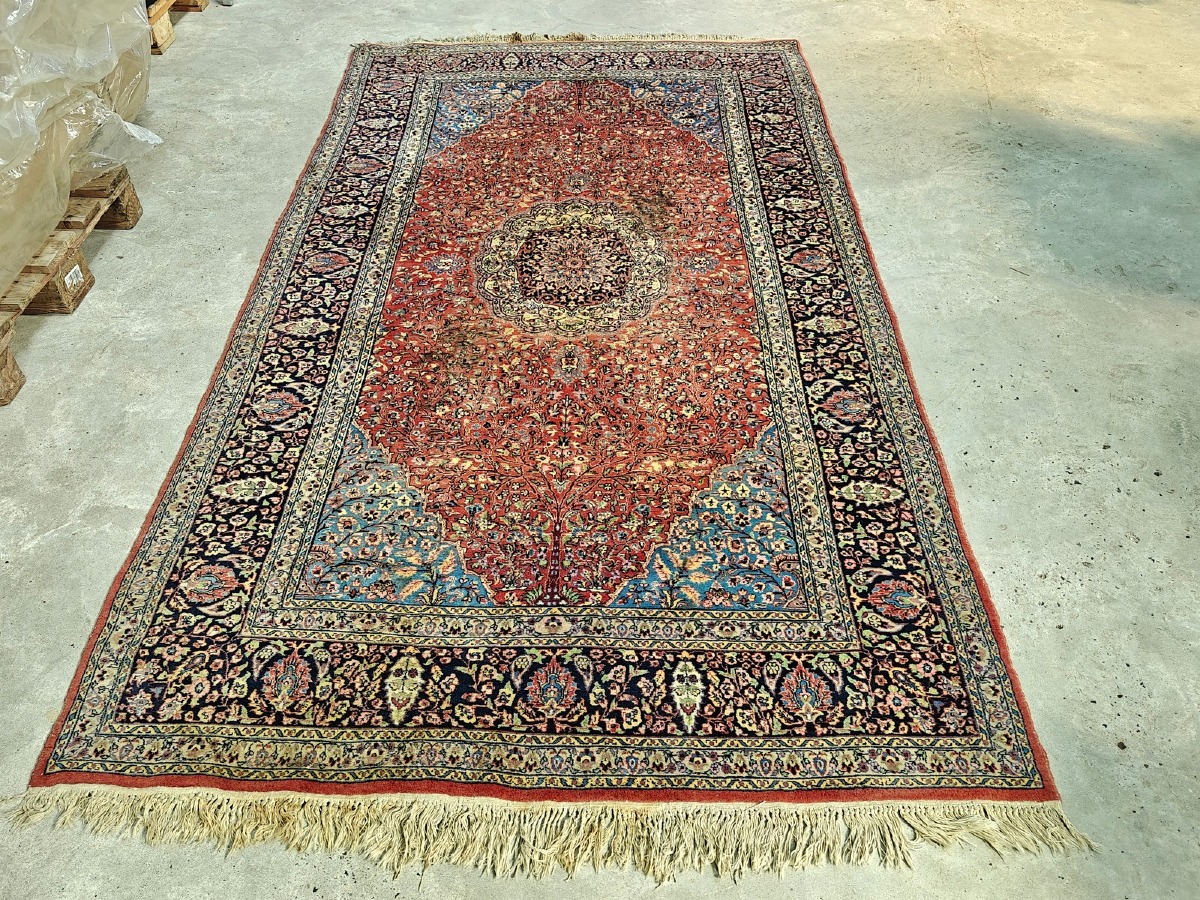 Orientalsk tæppe. 270 x 153 cm. 