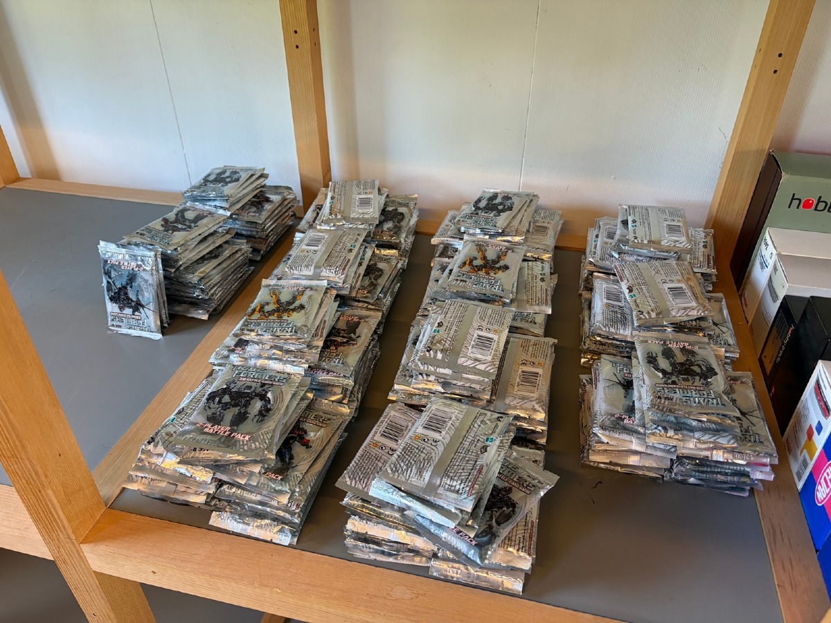 Ca. 325 pakker Transformers 3D Battle Card Game – 2-Player Battle Packs