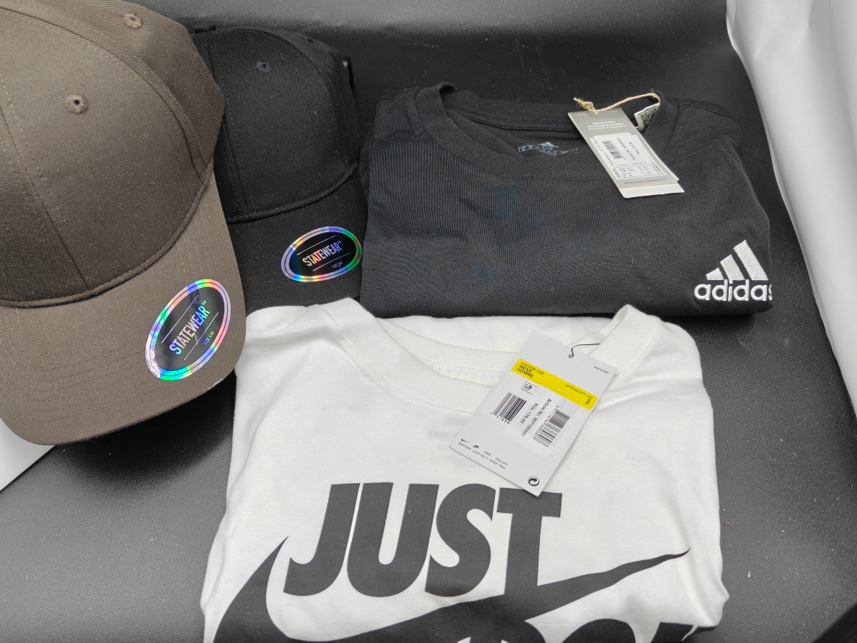1x Adidas shirt, 1x Nike t-shirt 2x Statewear baseball cap.