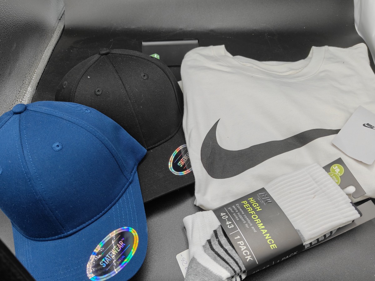 Nike T-shirt, Performance Nation str.40-43, 2 baseball Cap