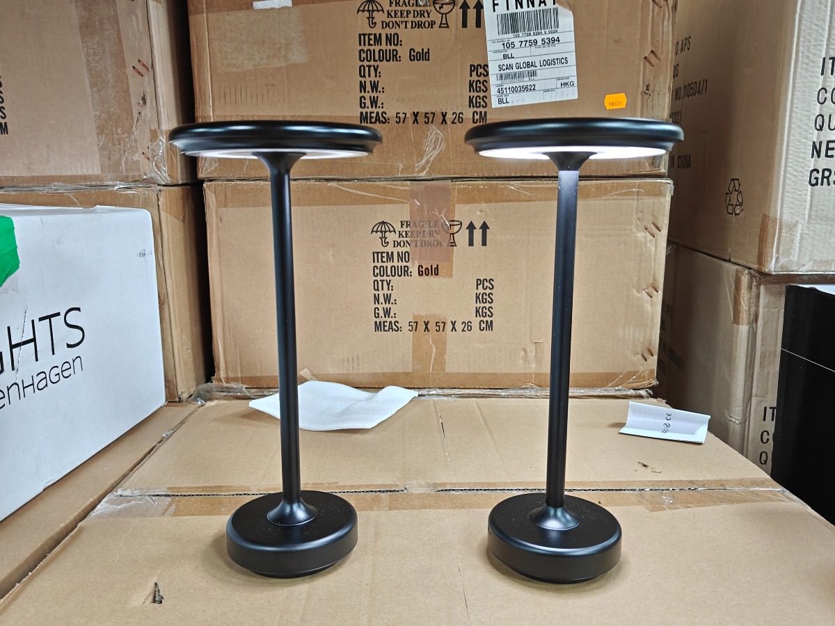 Lights Copenhagen. 2  LED bordlamper