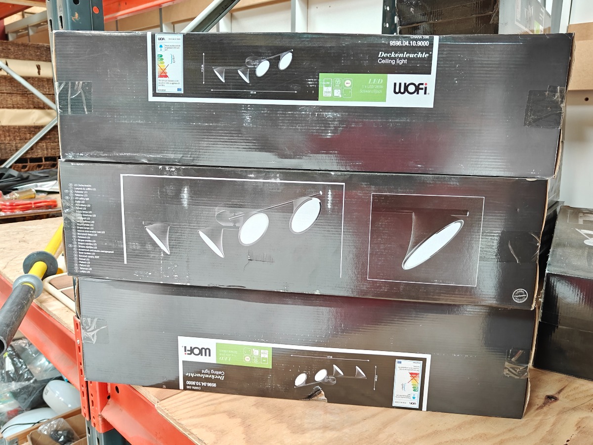 3 WOFI loftskinner med 4 LED  lyskilder