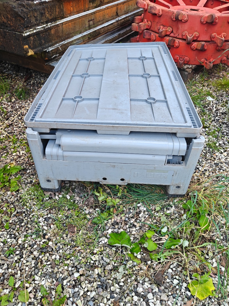 Sammenklappelig palleramme / pantcontainer med låg 