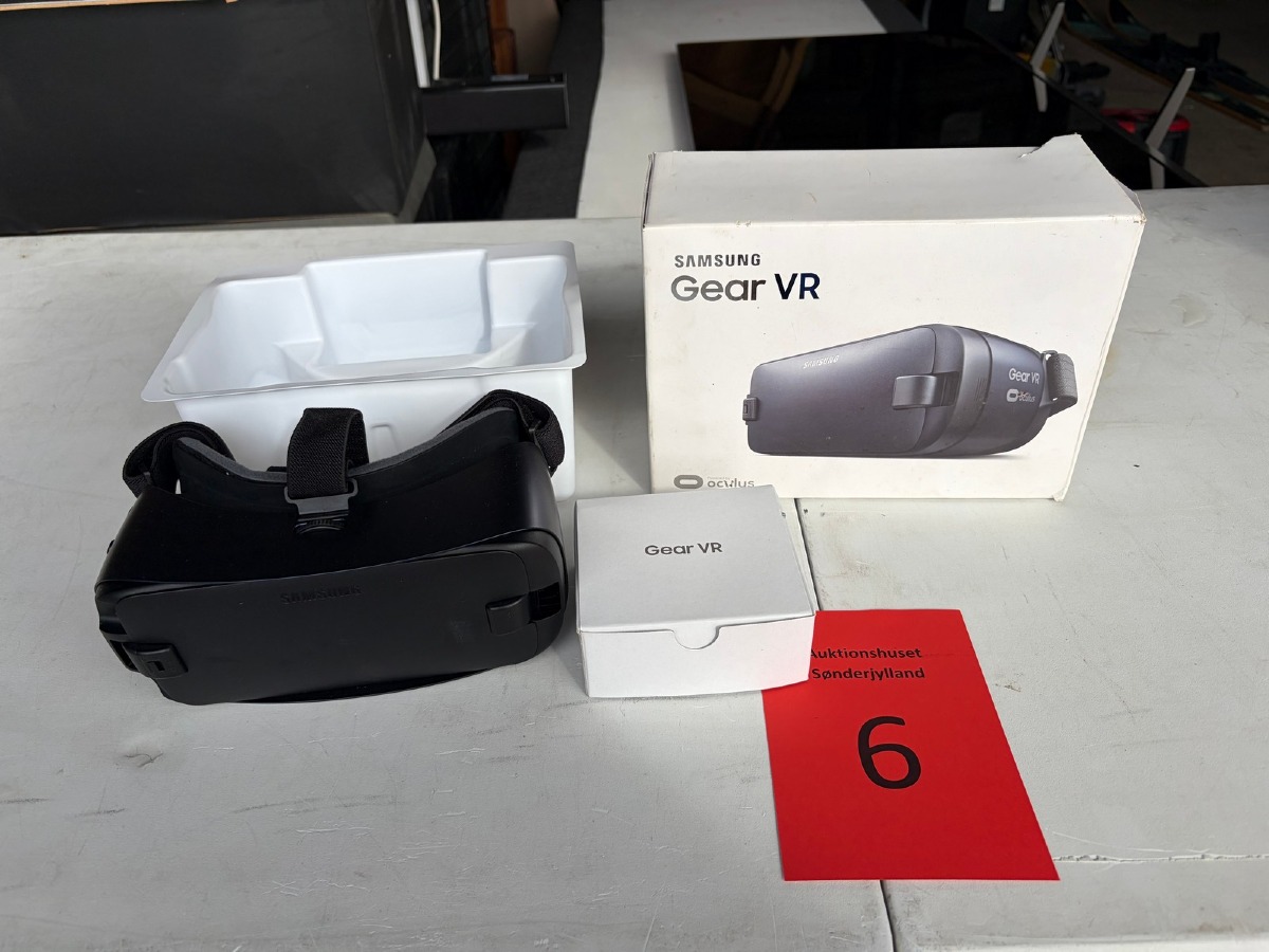 Samsung Gear VR powered by Oculus – i original emballage