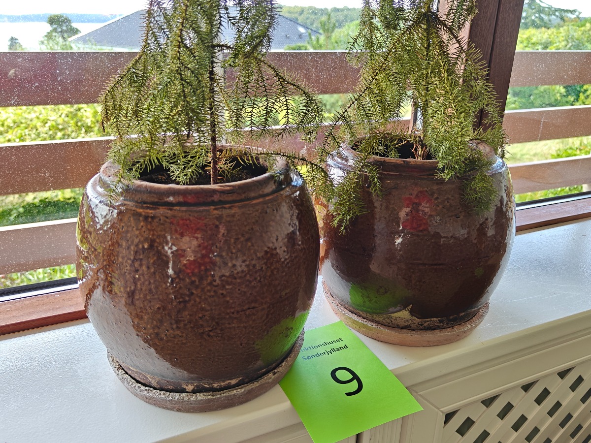 2 brunglaserede krukker 