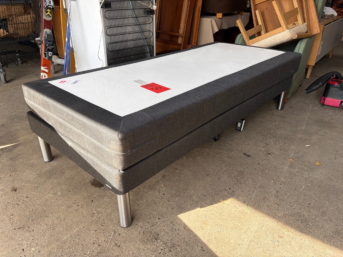 Elevationsseng 80,5 x 190,5 cm – dansk produceret med fjernbetjening