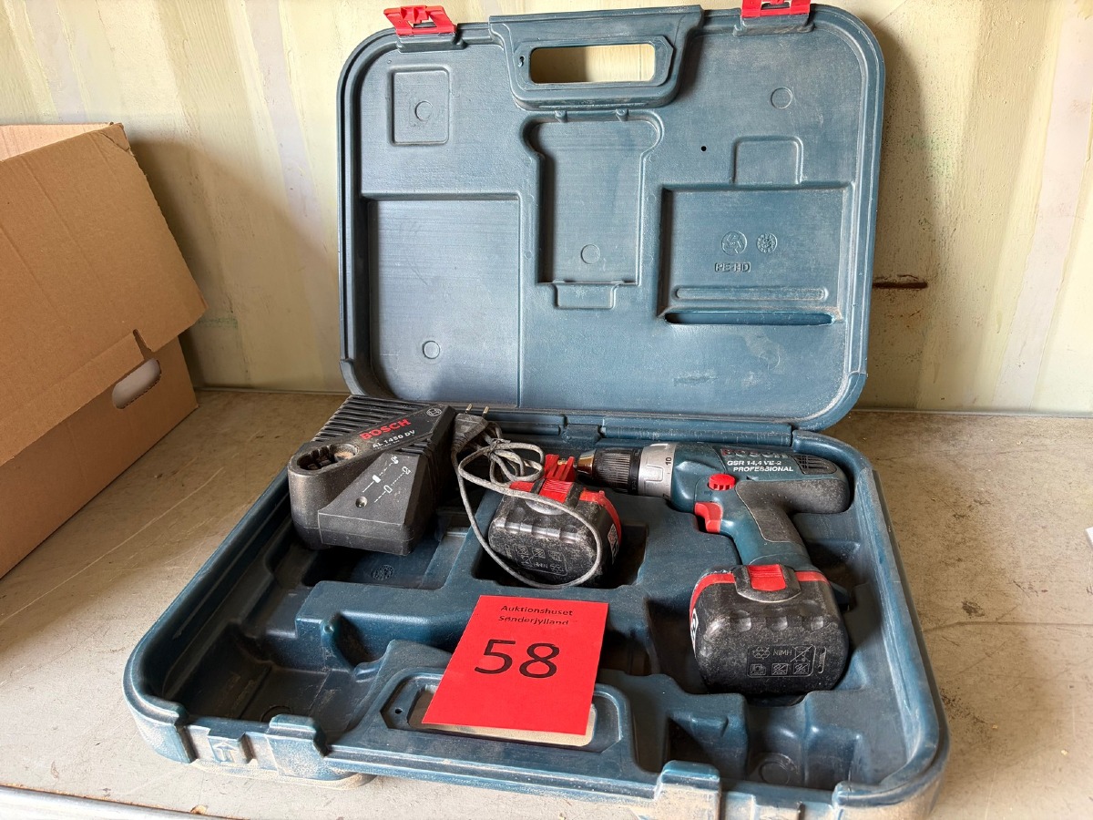 Bosch GSR 14,4 VE-2 Professional bore-/skruemaskine med 2 batterier, lader og kuffert