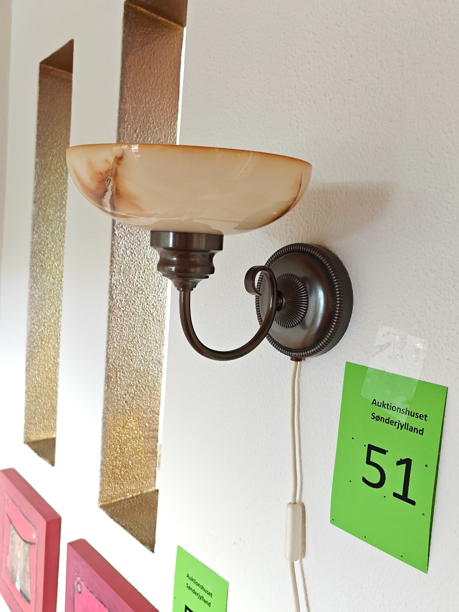 Nyere lampet i ældre stil
