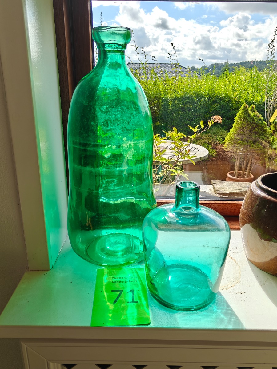 2 flasker af grønt glas