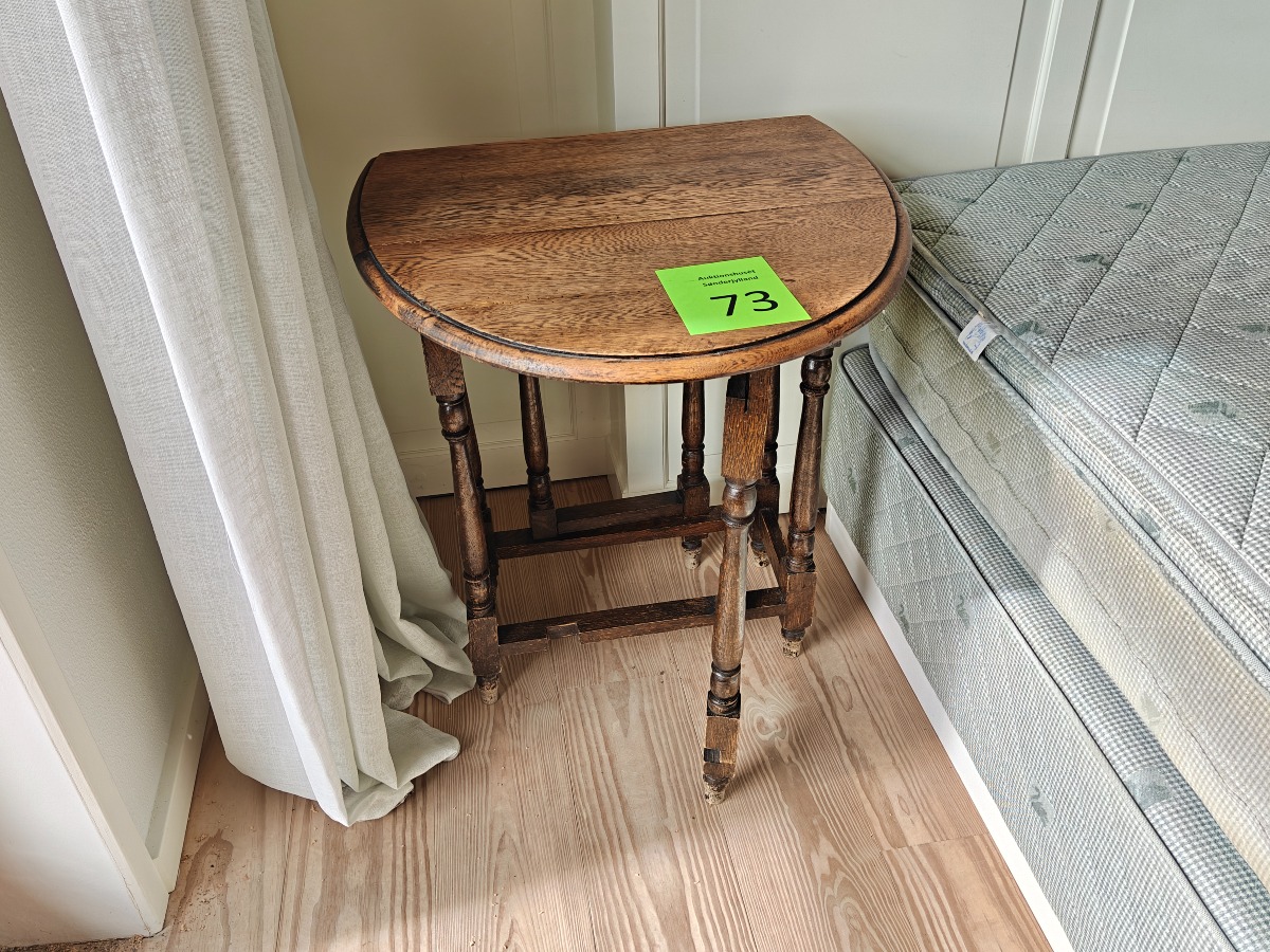 Gateleg bord af eg med oval top
