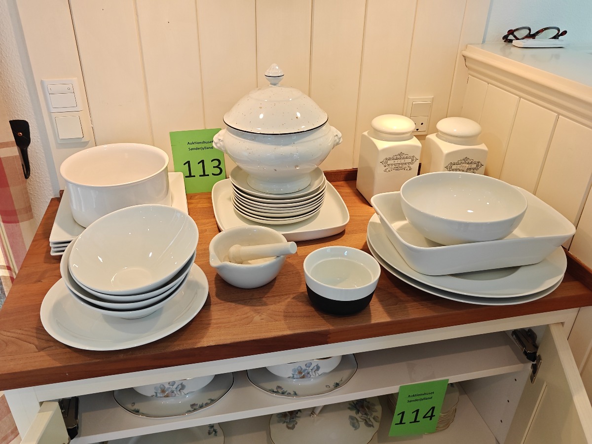 Dele hvidt porcelæn
