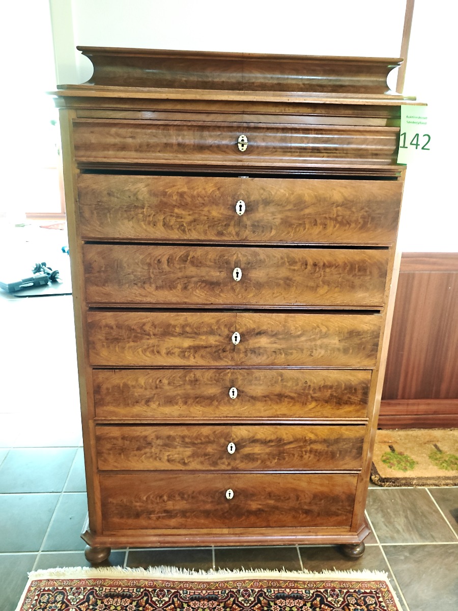 Chiffoniere af mahogni