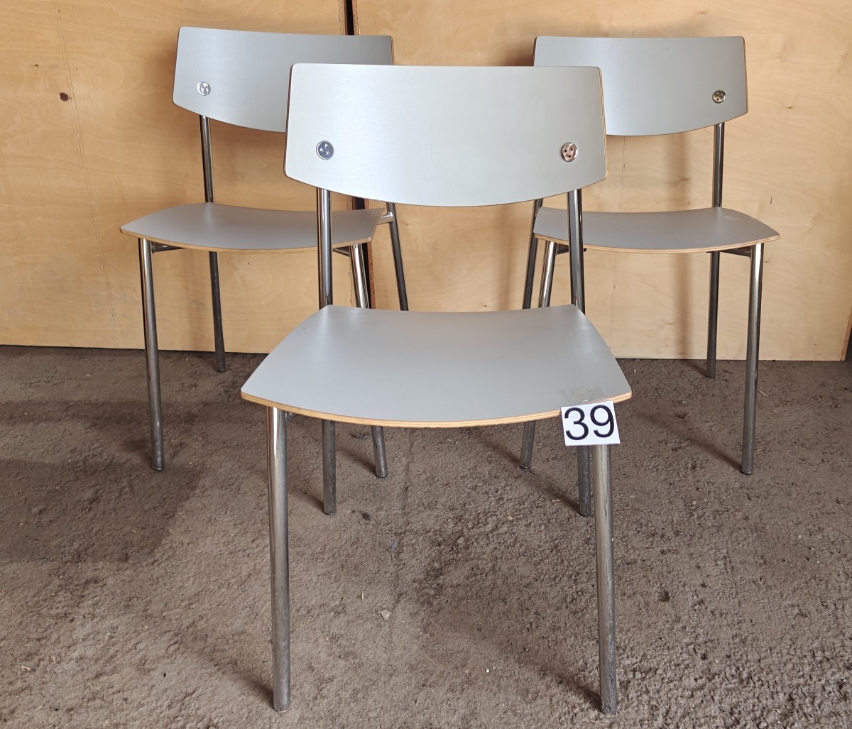 3 Stole. Mrk: Randers Radius. Design: Thore Lassen