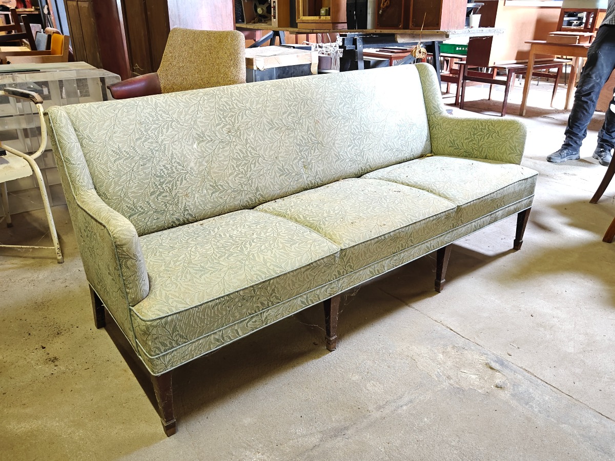 Tilskrevet Fritz Henningsen 3 pers. sofa