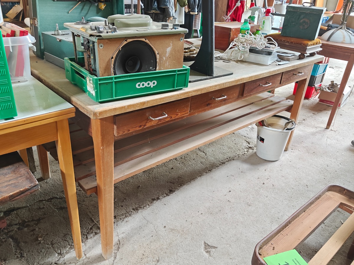 Stort arbejdsbord