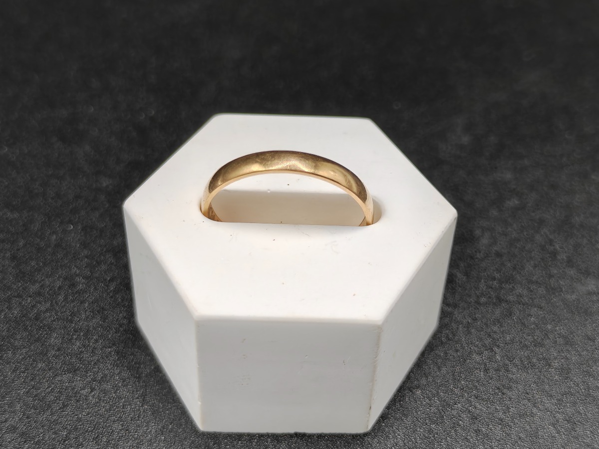 18 karat guldring.
