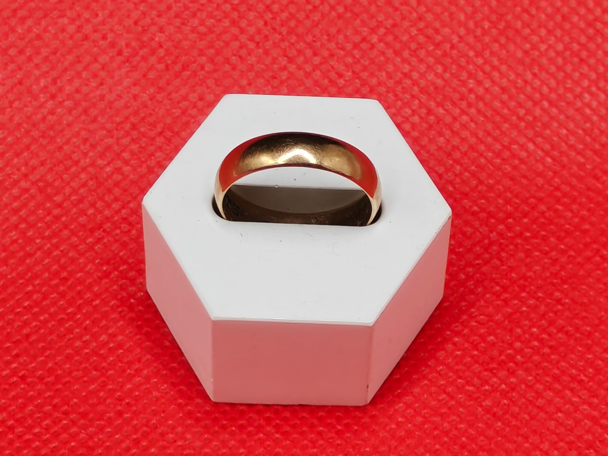 14 karat guldring. 