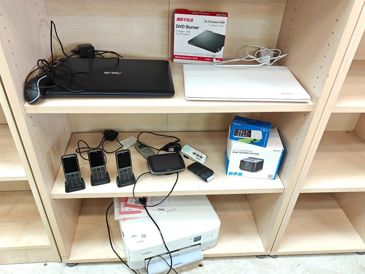 Forskelligt hjemme-elektronik