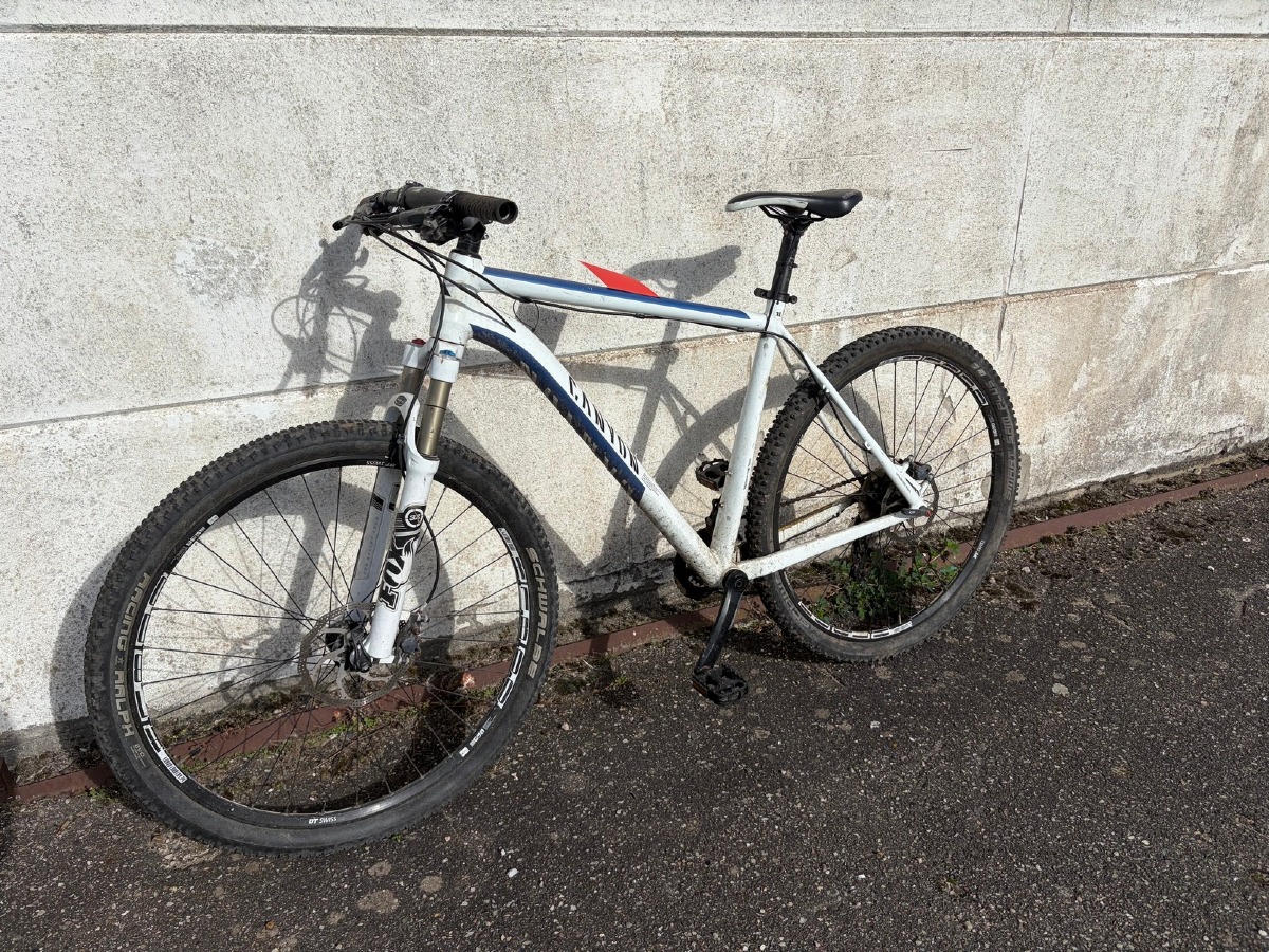 Canyon mountainbike med Fox forgaffel og skivebremser