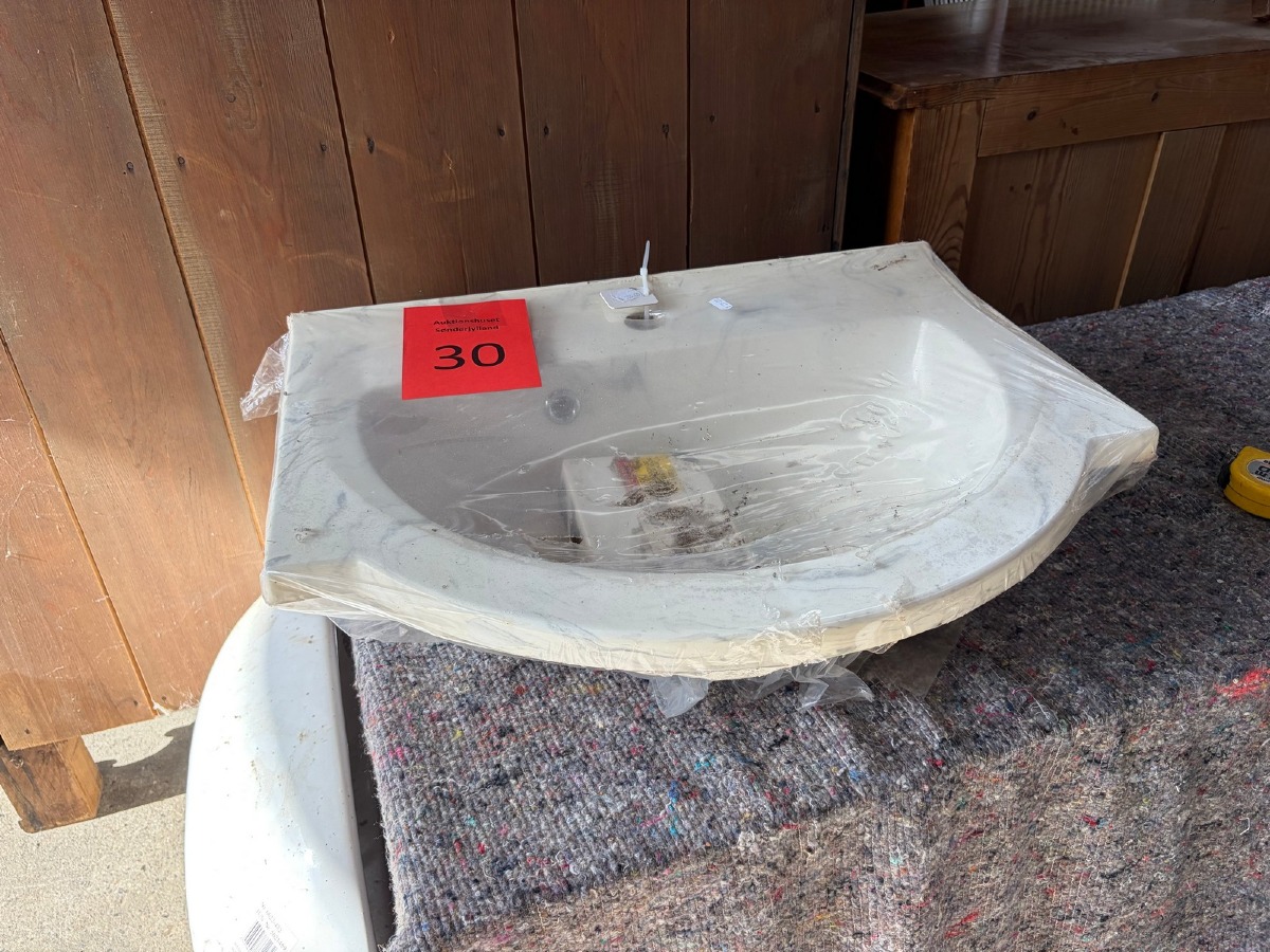 Håndvask i marmoreret hvid – ca. 65 x 50 cm