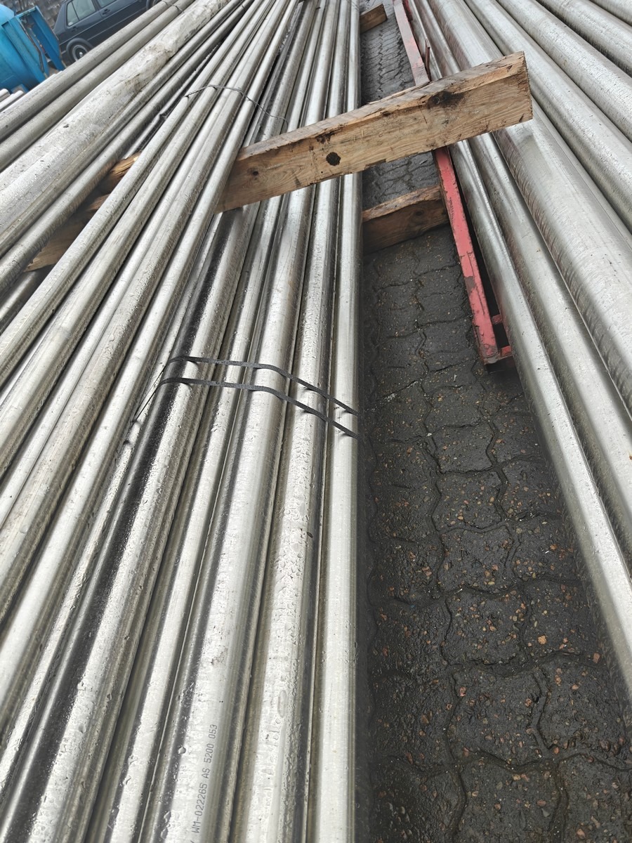 Rustfri syrefast stålrør 76,10 x 2,00 mm L 600 cm (15)