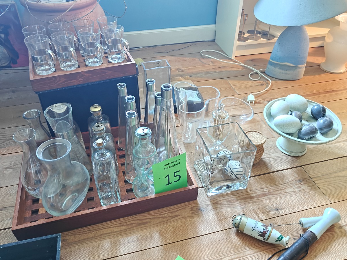 Større samling brugsglas og andet