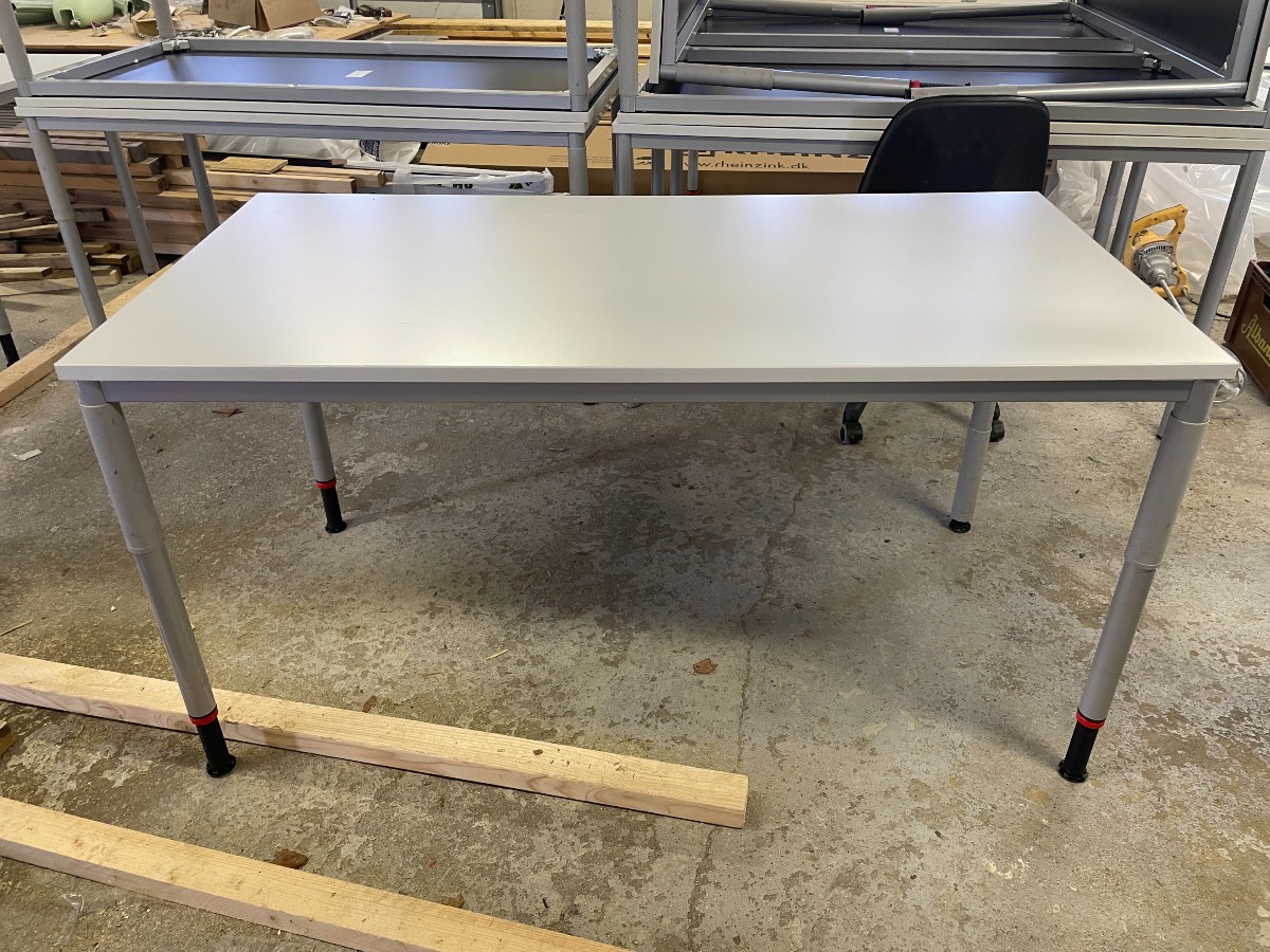 Kinnarps bord 70 x 140 cm 