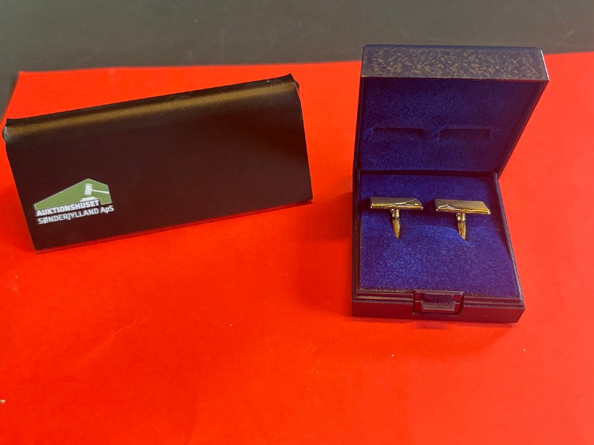 Par manchetknapper – i originalt etui