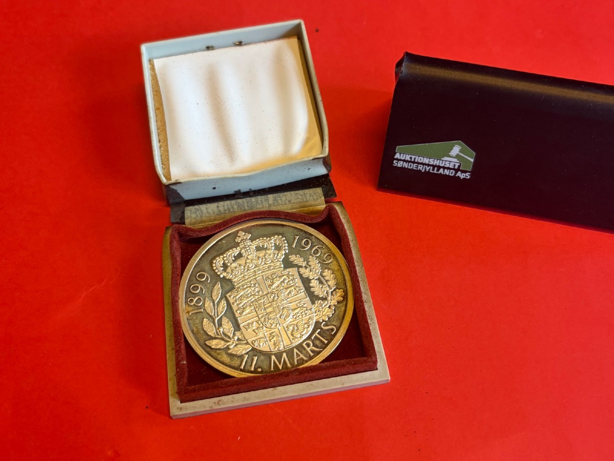 Dansk erindringsmedalje – Frederik IX, 1899–1969, 74 g – i etu