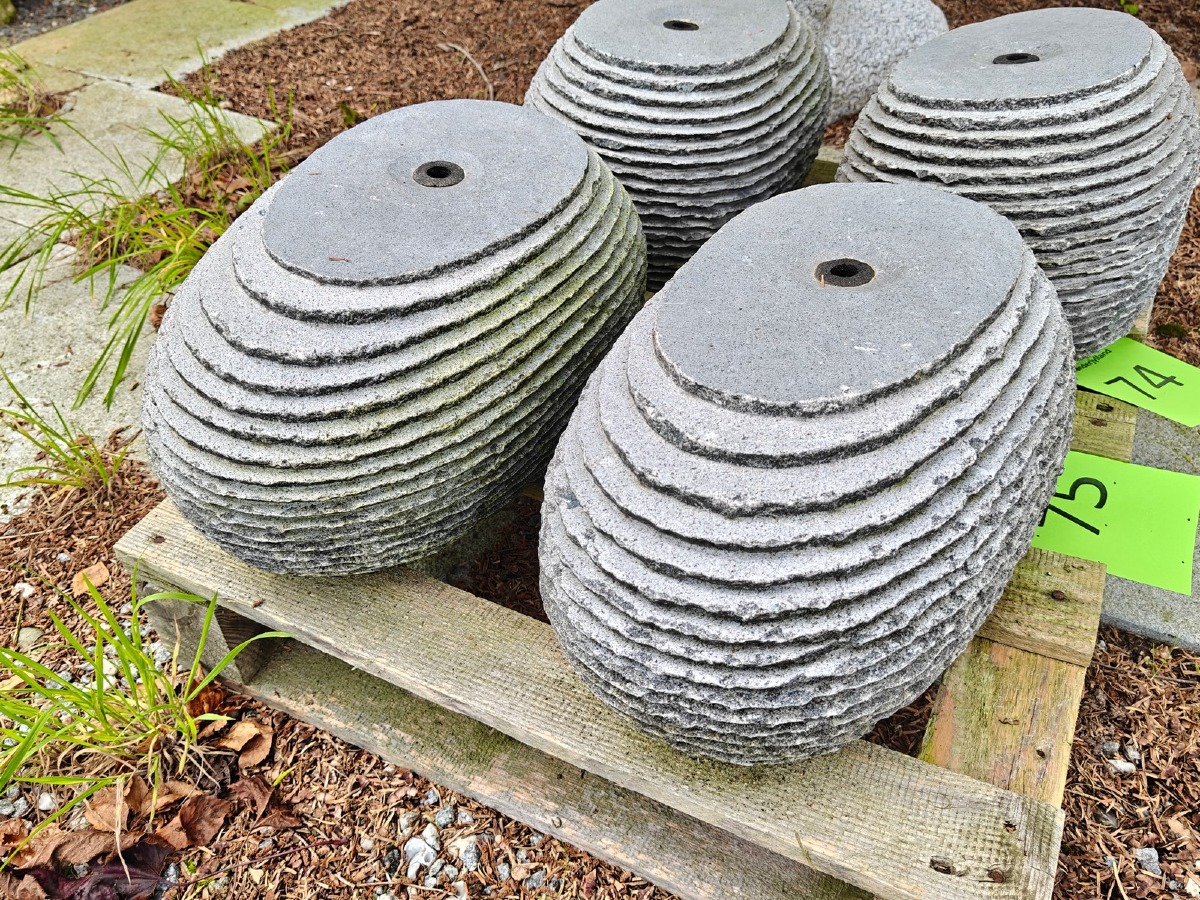 2 vandsten i oval form