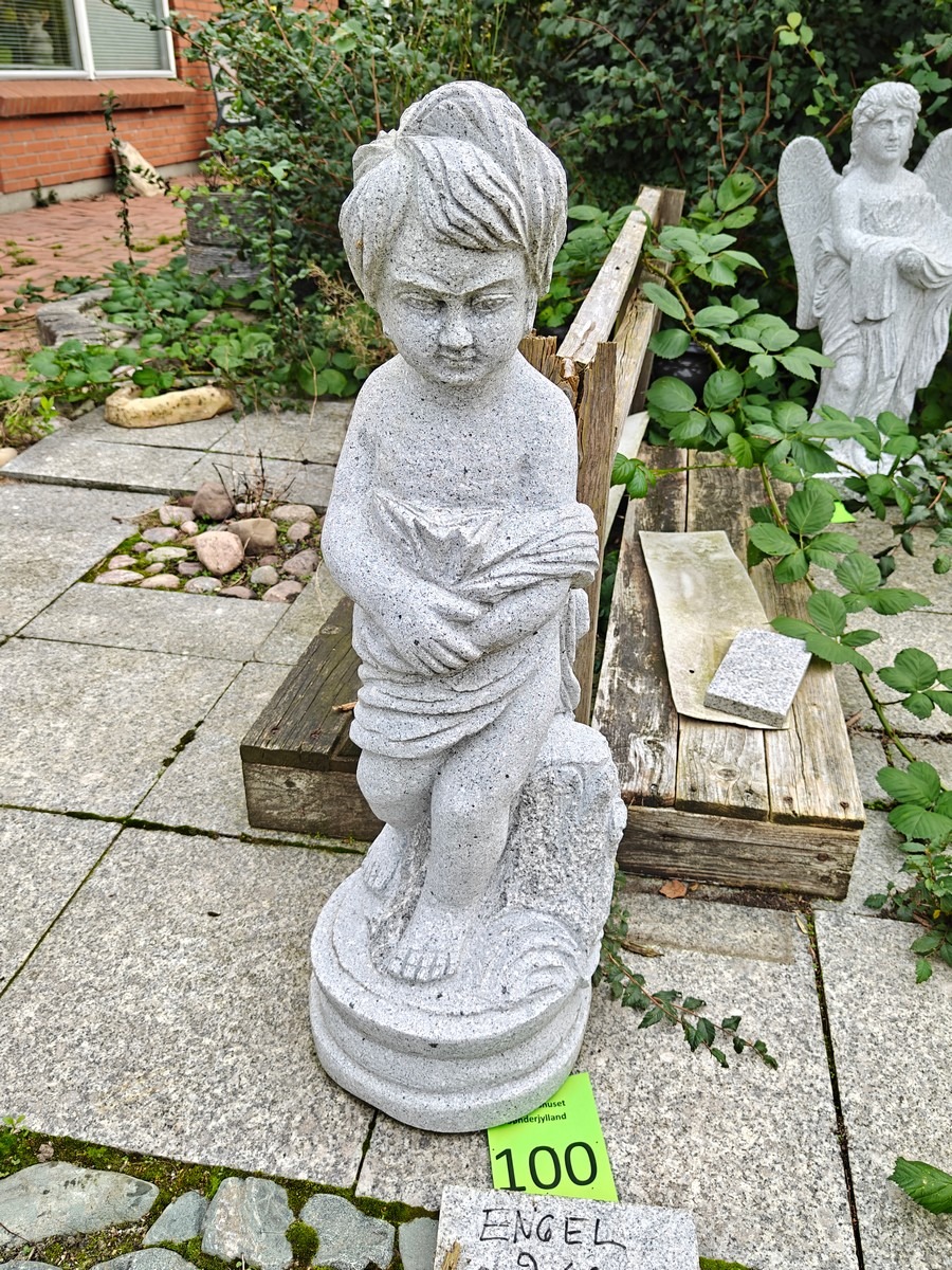 Skulptur af barn