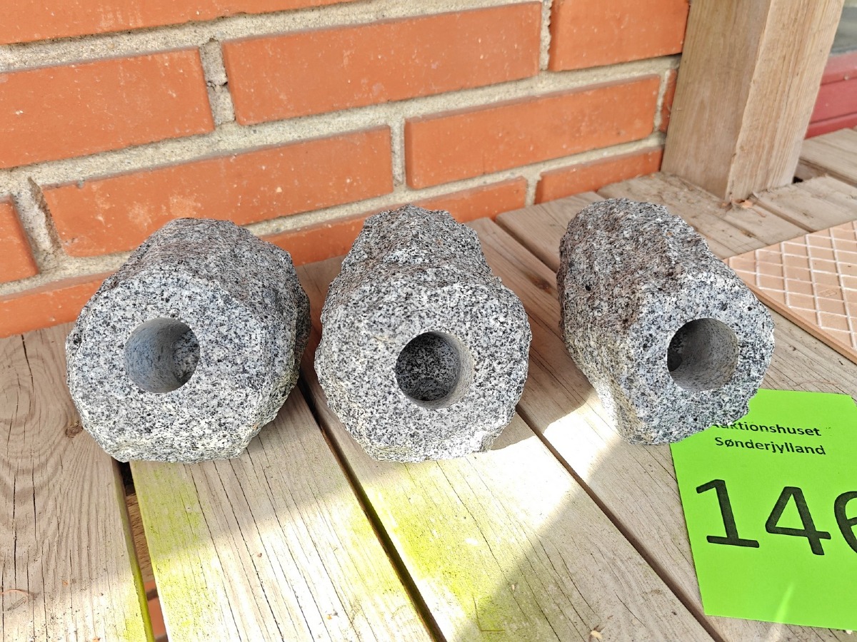 3 lyssten af granit