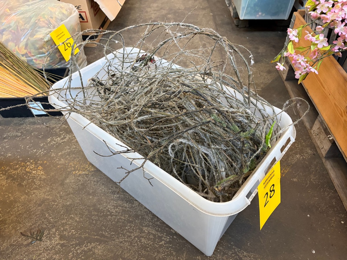 Efterårsdekoration af grene med dug
