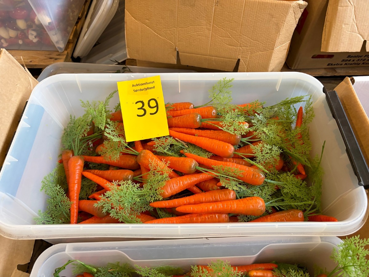 Efterårsdekoration af gulerødder