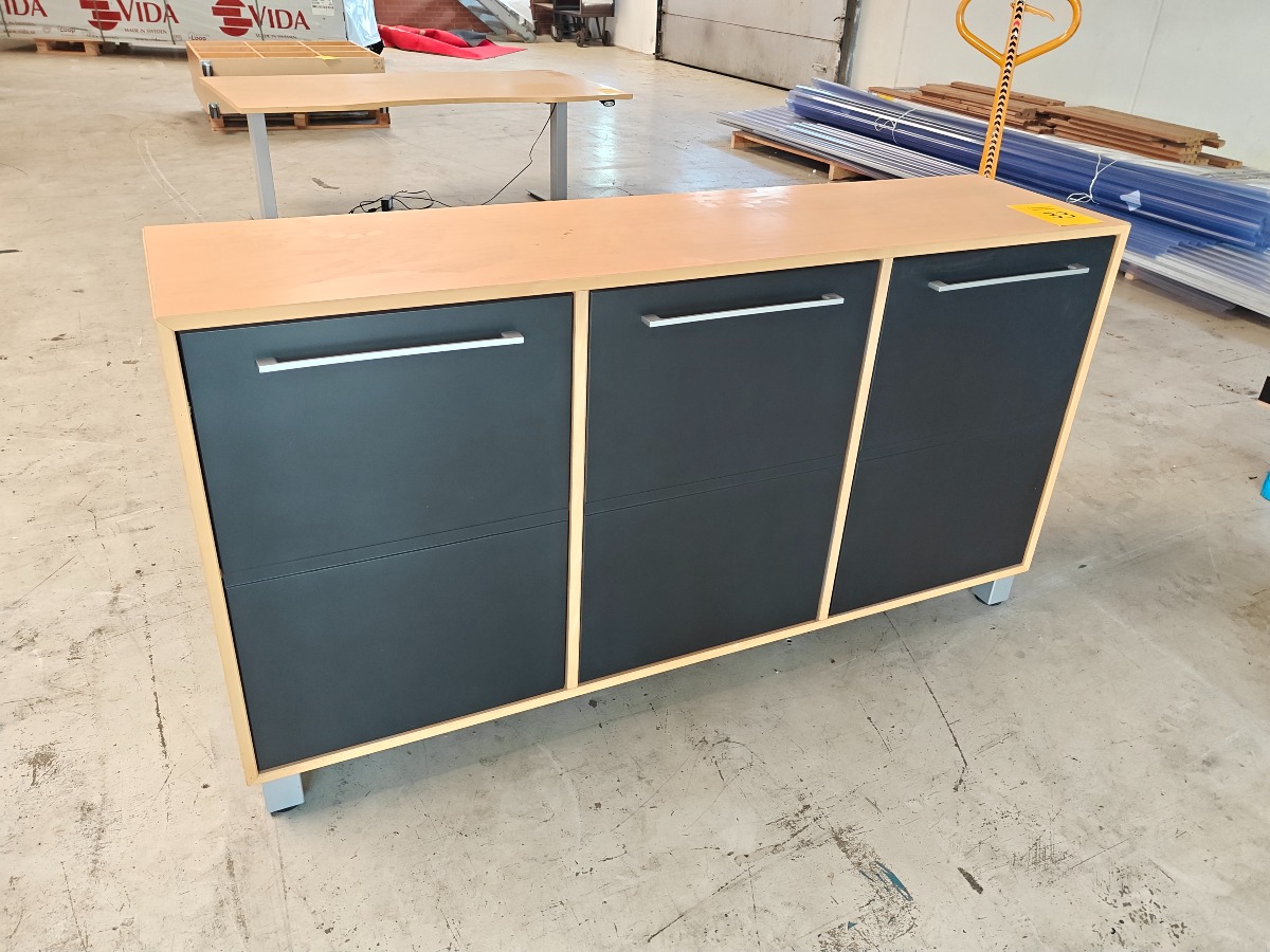 Bondo Aura lavt, 3-fløjet kontorskab