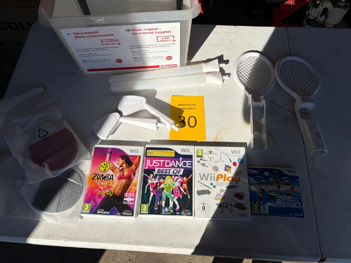 Parti Nintendo Wii spil og tilbehør – Wii Sports, Just Dance, Zumba m.m.