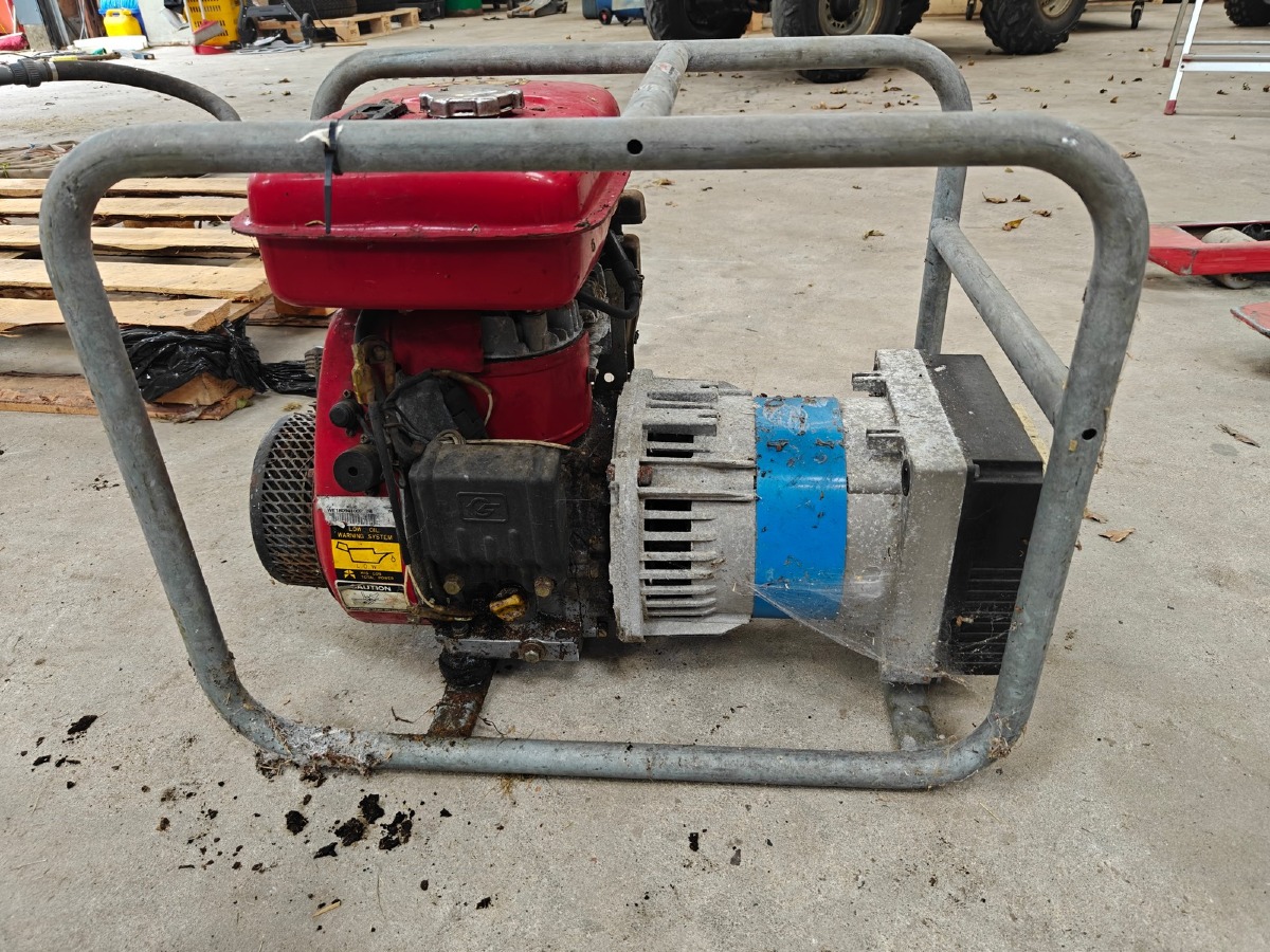 Benzin generator