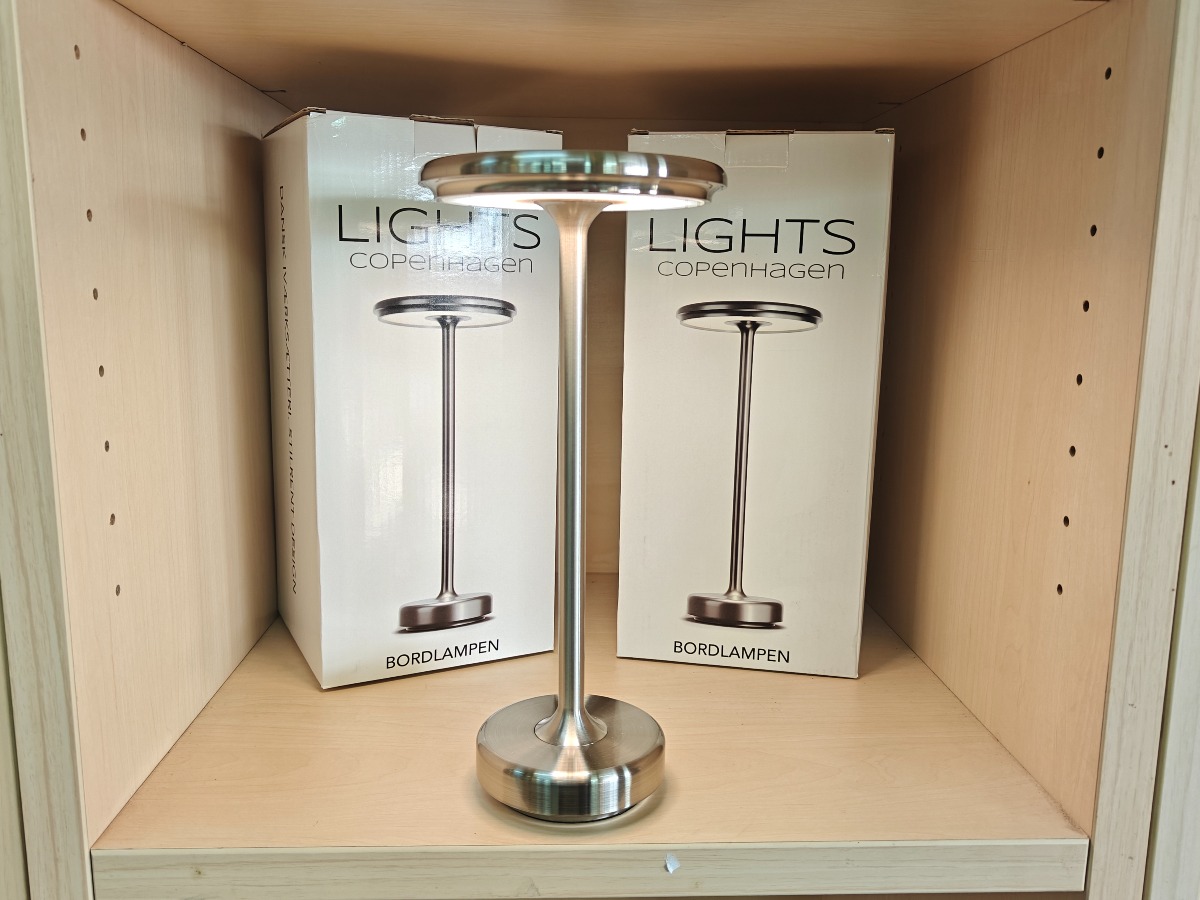 Lights Copenhagen. 2  LED bordlamper