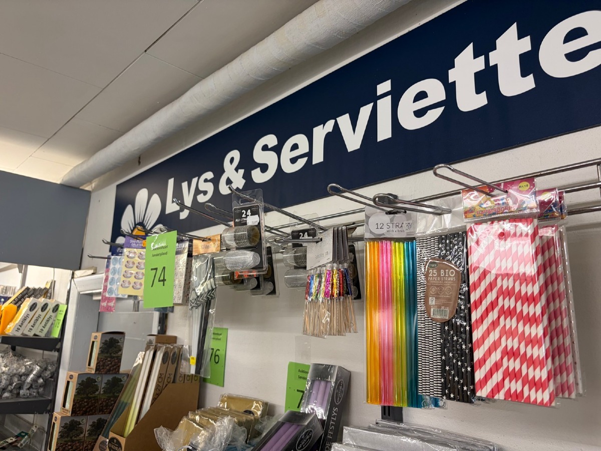 Parti festartikler – sugerør, flag, drinkspynt og klistermærker m.m.