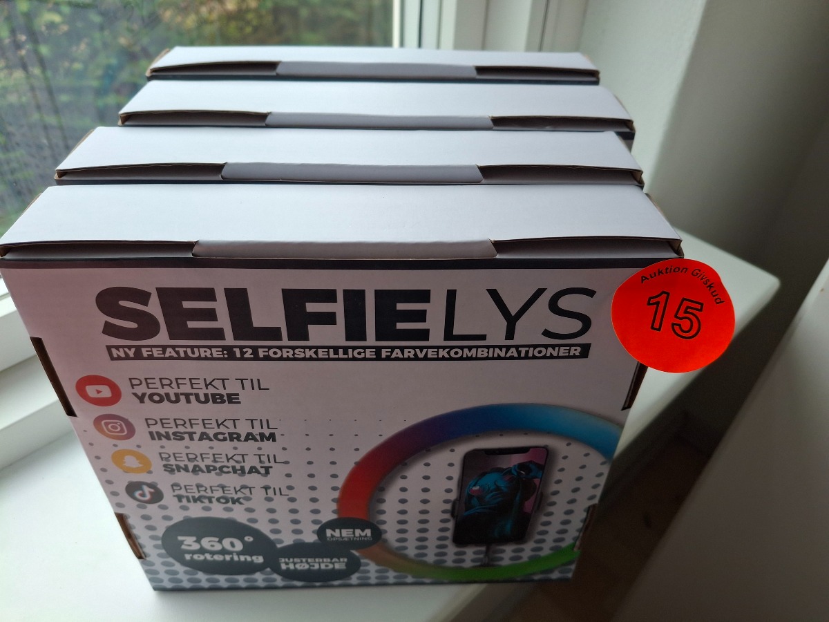 Nye/ubrugte selfielys med holder. 4 stk